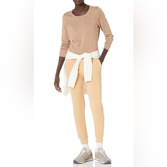 Amazon Essentials Tan Camel Long-Sleeve Lightweight Crewneck Sweater sz XS - Picture 3 of 8